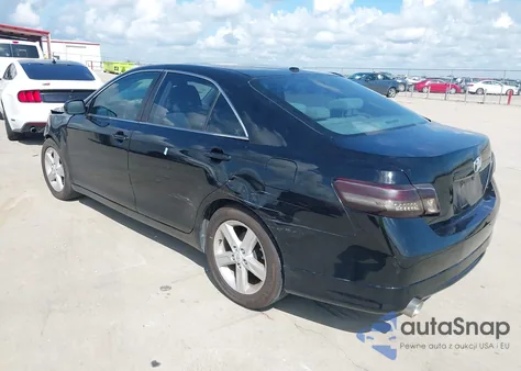 2011 Toyota Camry Le z USA, uszkodzony, nr VIN 4T4BF3EKXBR131453